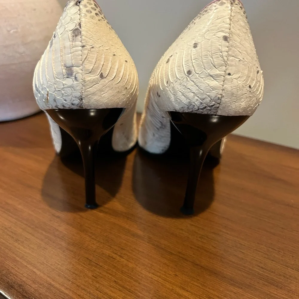 Steve Madden Textured Cream and Pink Heels - Picture 4 of 6